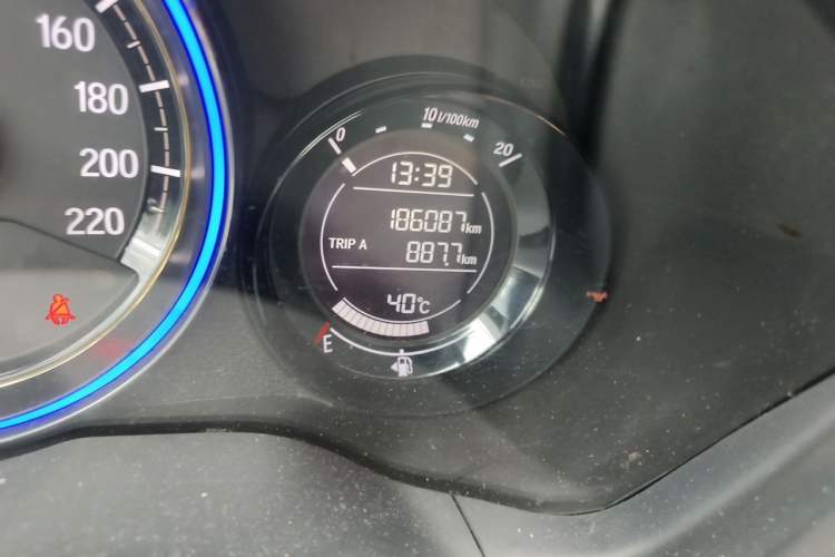 Used Honda XR-V 2017 1.5L LXi CVT Classic Edition Odometer Close Up