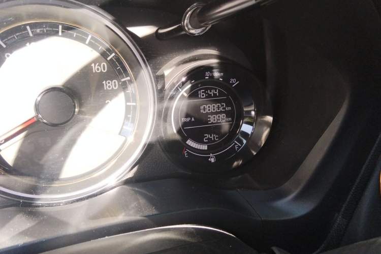 Used Honda XR-V 2017 1.8L EXi CVT Comfort Version Odometer Close Up