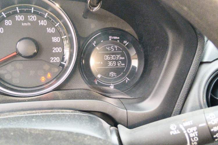 Used Honda XR-V 2017 1.5L LXi CVT Classic Edition Odometer Close Up