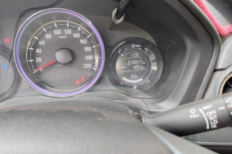 Used Honda XR-V 2017 1.8L EXi CVT Comfort Version Odometer Close Up