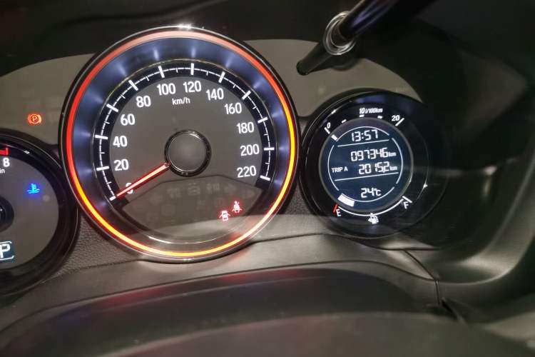 Used Honda XR-V 2017 1.8L EXi CVT Comfort Version Odometer Close Up