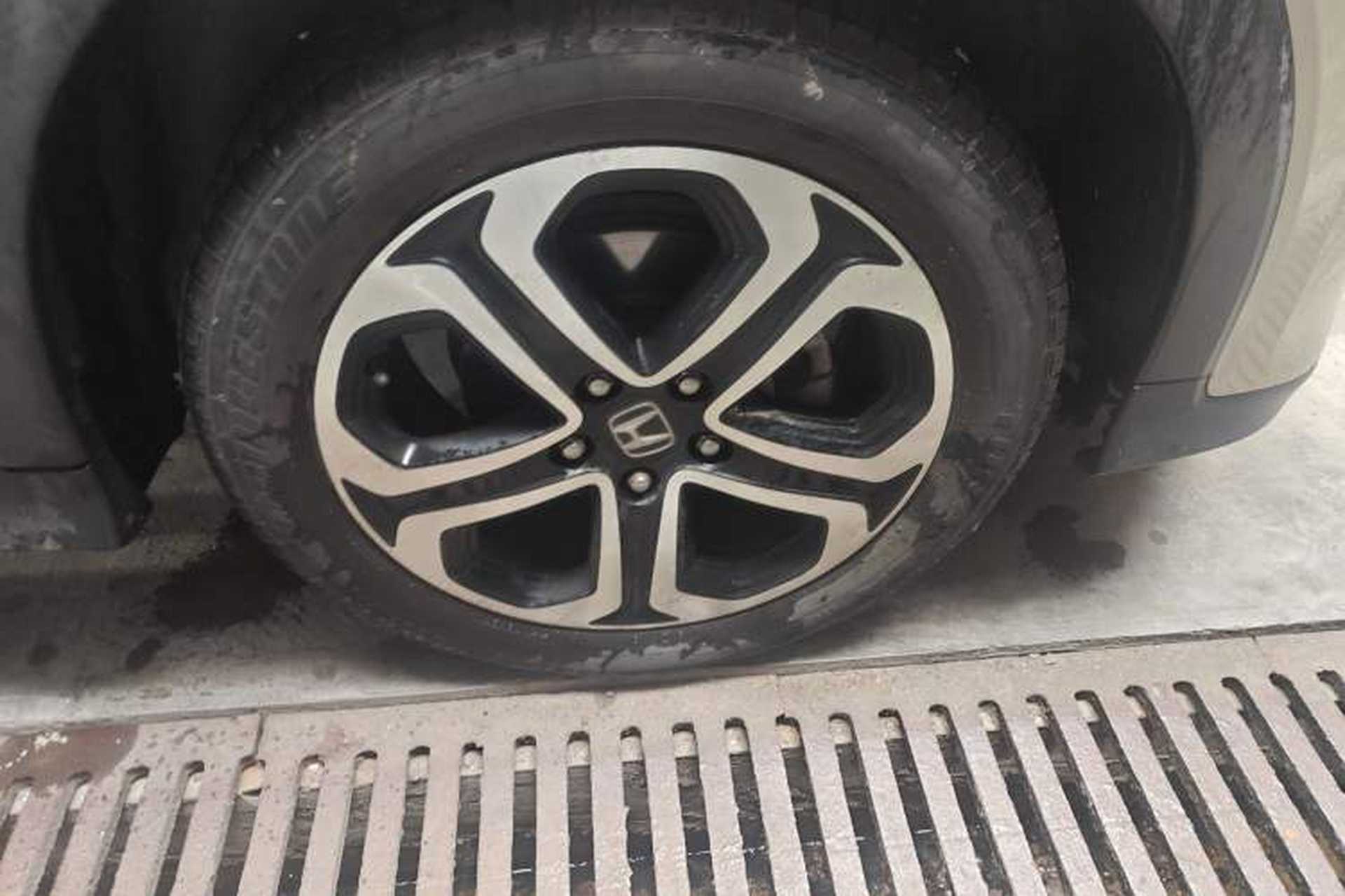 Used Honda XR-V 2017 1.8L EXi CVT Comfort Version Right Front Wheel Hub
