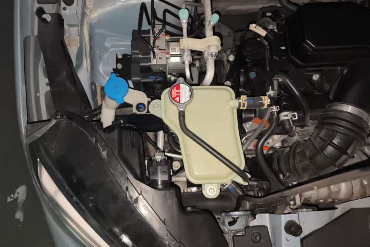 Used Honda XR-V 2019 220TURBO CVT Luxury Edition China VI Emission Standard Engine Bay Right