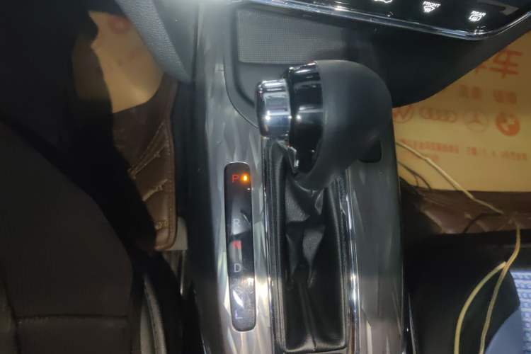 Used Honda XR-V 2019 220TURBO CVT Luxury Edition China V Emission Standard Gear Lever