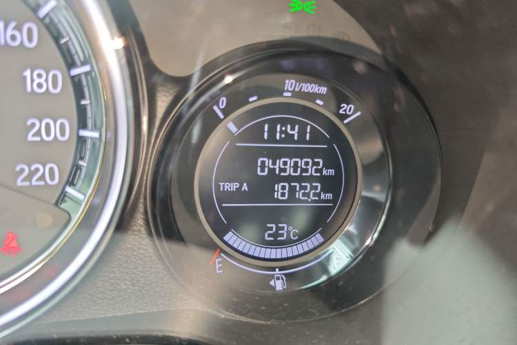 Used Honda XR-V 2019 220TURBO CVT Luxury Edition China V Emission Standard Odometer Close Up