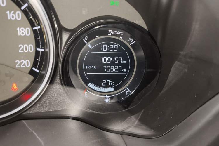 Used Honda XR-V 2019 220TURBO CVT Luxury Edition China VI Emission Standard Odometer Close Up