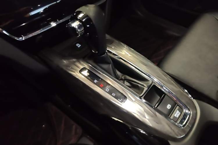 Used Honda XR-V 2019 220TURBO CVT Luxury Edition China VI Emission Standard Gear Lever