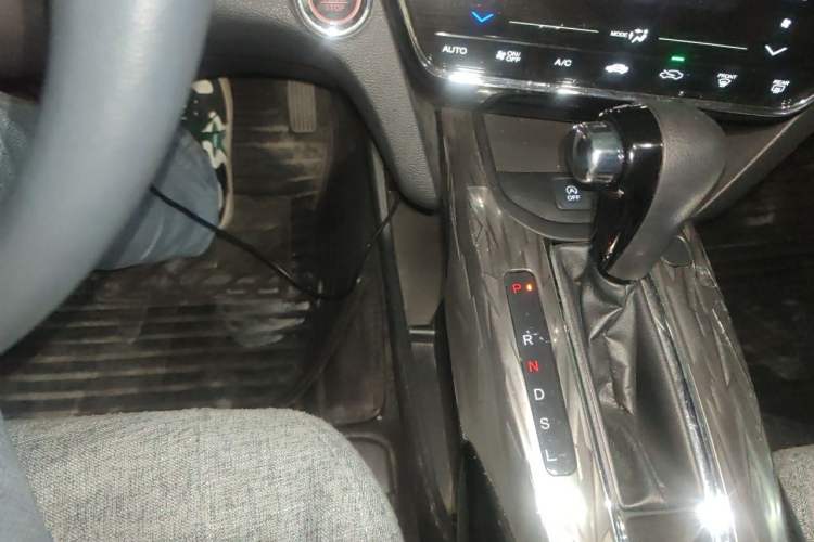 Used Honda XR-V 2019 220TURBO CVT Luxury Edition China VI Emission Standard Gear Lever