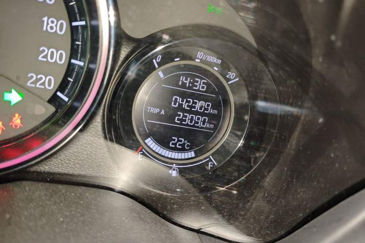 Used Honda XR-V 2019 220TURBO CVT Luxury Edition China VI Emission Standard Odometer Close Up