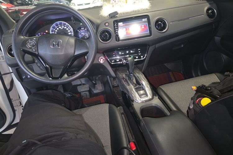 Used Honda XR-V 2019 220TURBO CVT Luxury Edition China VI Emission Standard Center Console