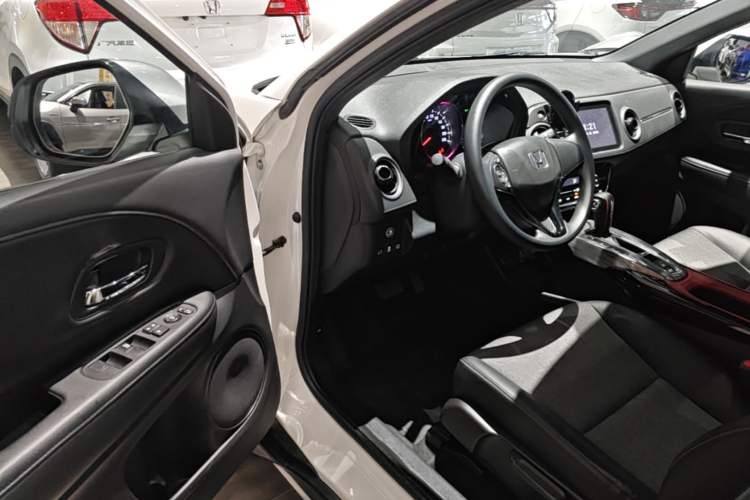 Used Honda XR-V 2019 220TURBO CVT Luxury Edition China VI Emission Standard Driver Seat