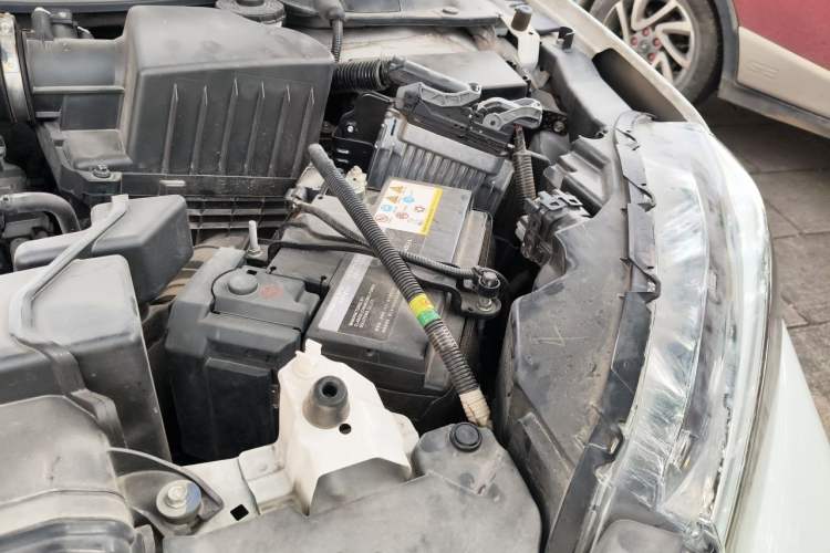Used Honda XR-V 2019 220TURBO CVT Luxury Edition China VI Emission Standard Engine Bay Left