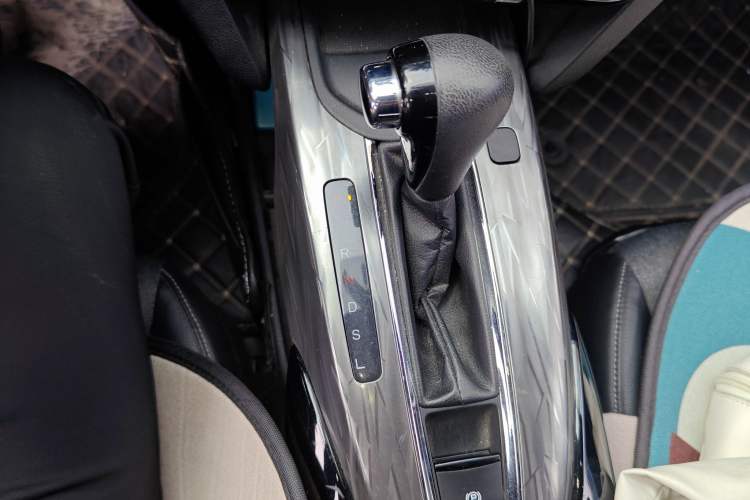 Used Honda XR-V 2019 220TURBO CVT Luxury Edition China VI Emission Standard Gear Lever