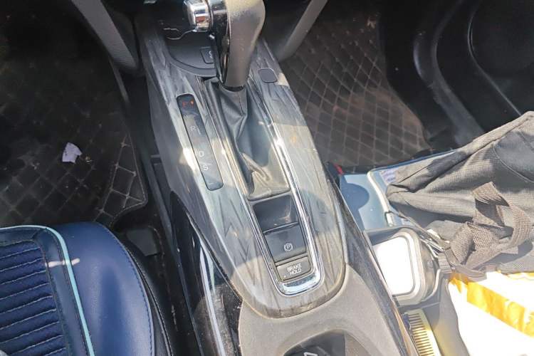 Used Honda XR-V 2019 220TURBO CVT Luxury Edition China VI Emission Standard Gear Lever