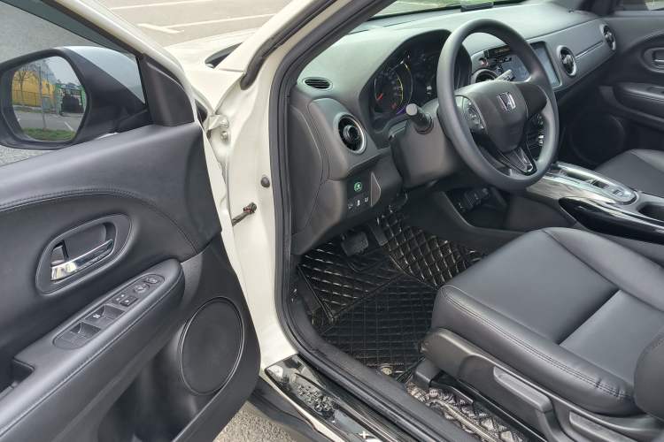 Used Honda XR-V 2019 1.5L CVT Classic Edition China V Interior 4