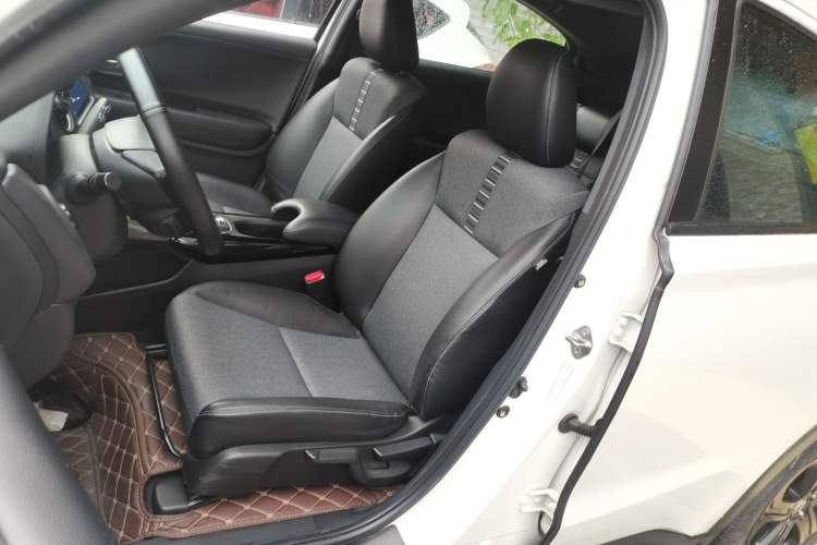 Used Honda XR-V 2019 220TURBO CVT Luxury Edition China VI Emission Standard Left Front Seat
