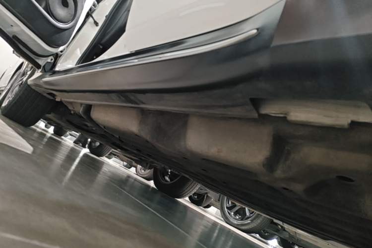 Used Honda XR-V 2019 220TURBO CVT Luxury Edition China VI Emission Standard Left Side Sill
