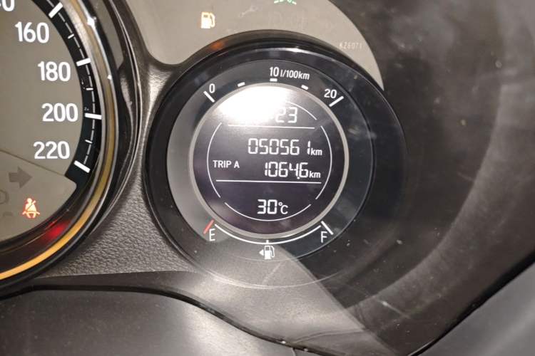 Used Honda XR-V 2019 220TURBO CVT Luxury Edition China V Emission Standard Odometer Close Up