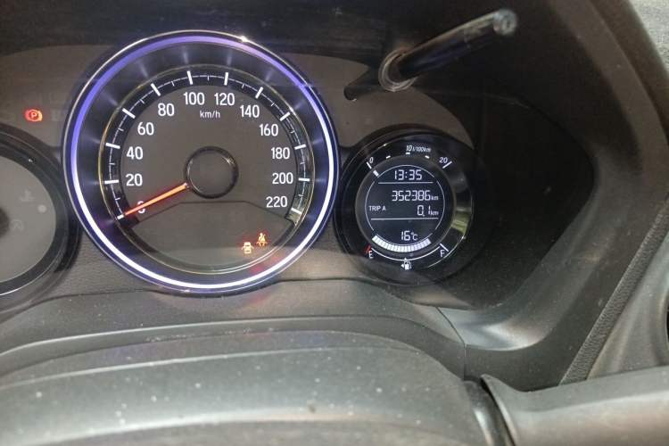 Used Honda XR-V 2019 1.5L Manual Classic Edition China VI Odometer Close Up