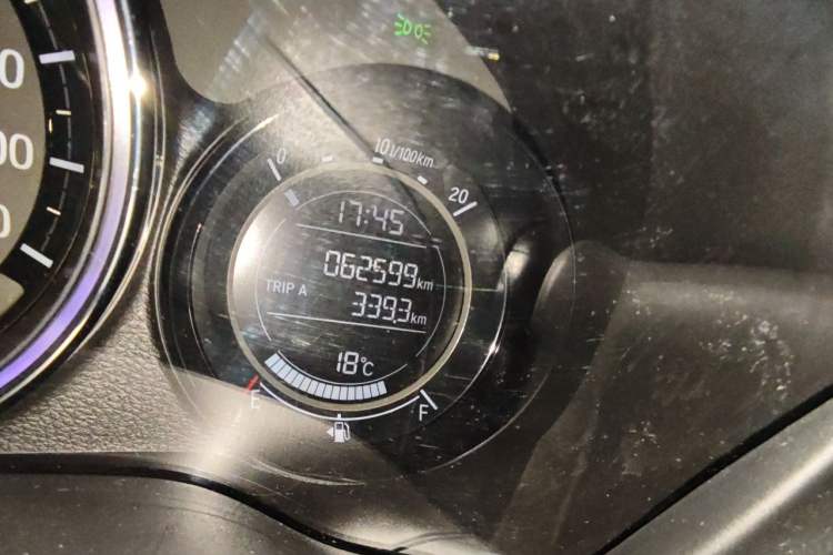 Used Honda XR-V 2019 220TURBO CVT Luxury Edition China VI Emission Standard Odometer Close Up