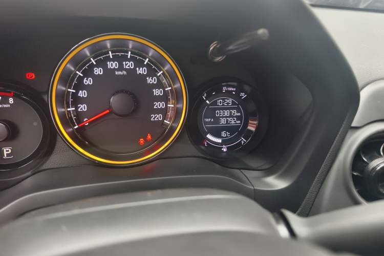 Used Honda XR-V 2019 220TURBO CVT Luxury Edition China VI Emission Standard Odometer Close Up