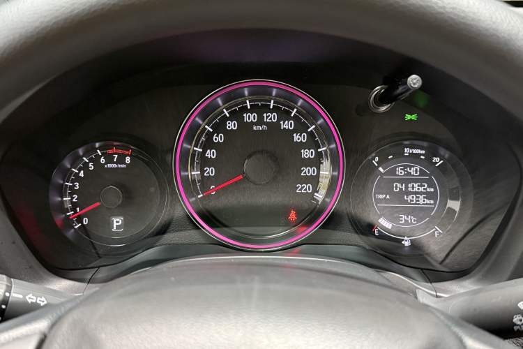 Used Honda XR-V 2019 220TURBO CVT Luxury Edition China VI Emission Standard Odometer Close Up