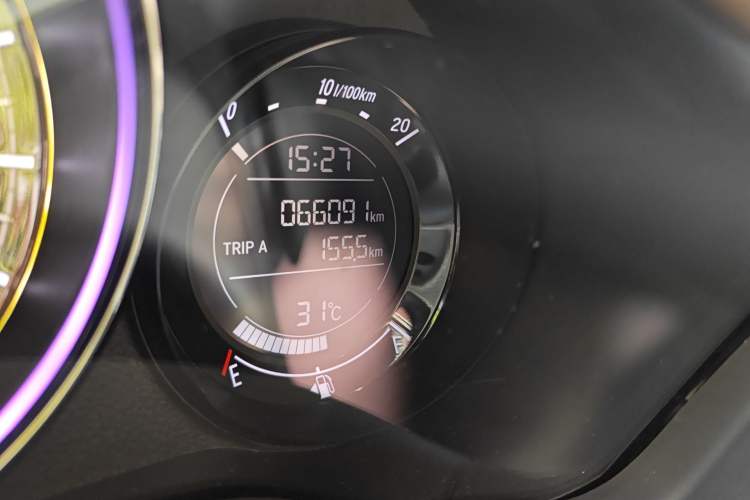 Used Honda XR-V 2019 220TURBO CVT Luxury Edition China V Emission Standard Odometer Close Up