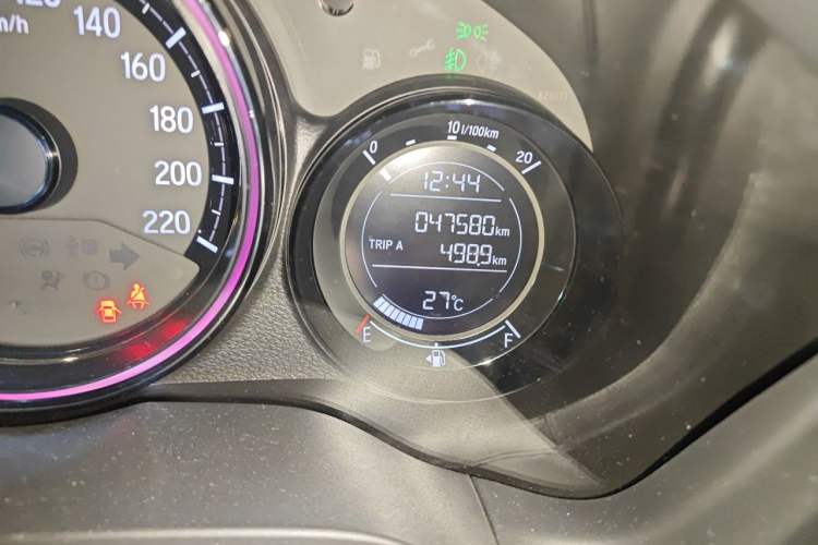 Used Honda XR-V 2019 220TURBO CVT Luxury Edition China VI Emission Standard Odometer Close Up