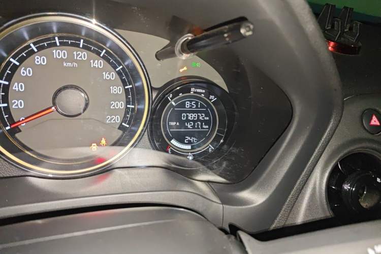 Used Honda XR-V 2019 220TURBO CVT Luxury Edition China VI Emission Standard Odometer Close Up