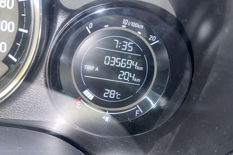 Used Honda XR-V 2019 220TURBO CVT Luxury Edition China VI Emission Standard Odometer Close Up