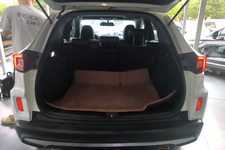 Used Honda XR-V 2019 220TURBO CVT Luxury Edition China VI Emission Standard Trunk