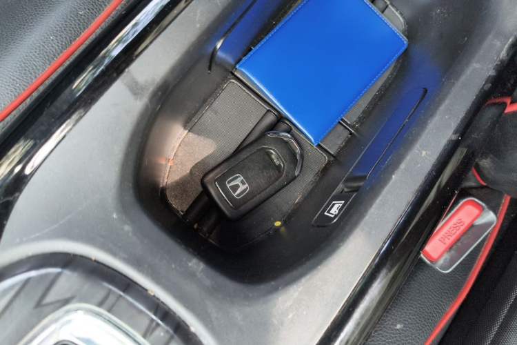 Used Honda XR-V 2019 220TURBO CVT Luxury Edition China VI Emission Standard Vehicle Key