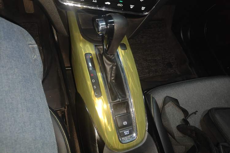 Used Honda XR-V 2019 220TURBO CVT Luxury Edition China VI Emission Standard Gear Lever