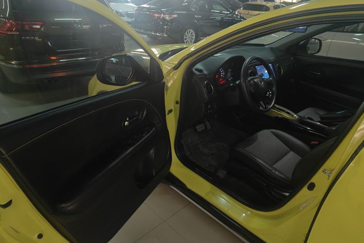Used Honda XR-V 2019 220TURBO CVT Luxury Edition China VI Emission Standard Interior 3