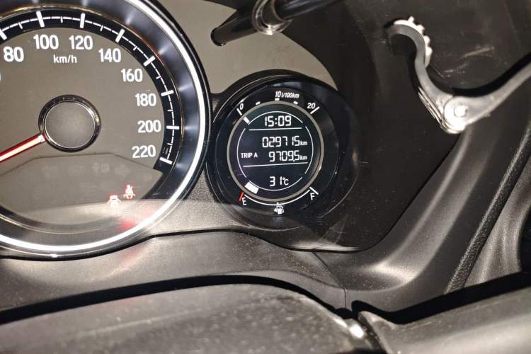 Used Honda XR-V 2019 1.5L CVT Comfort Version China VI Odometer Close Up