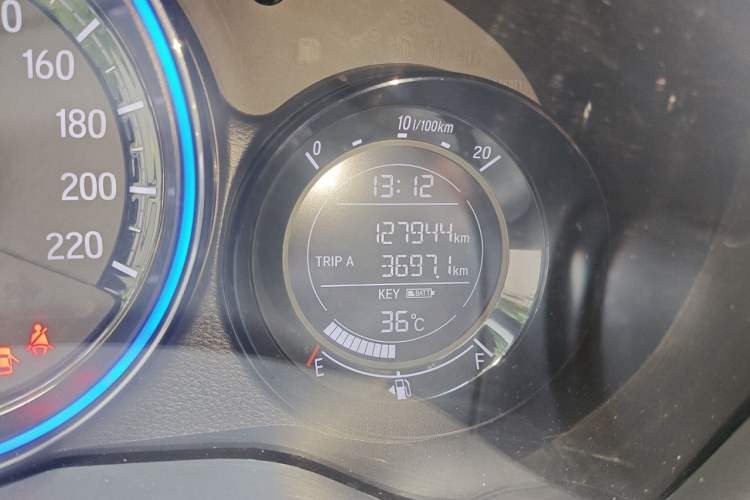 Used Honda XR-V 2019 220TURBO CVT Luxury Edition China V Emission Standard Odometer Close Up