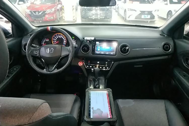 Used Honda XR-V 2020 220TURBO CVT Luxury Edition Center Console