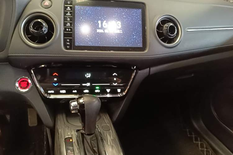 Used Honda XR-V 2020 220TURBO CVT Luxury Edition Audio And AC Panel