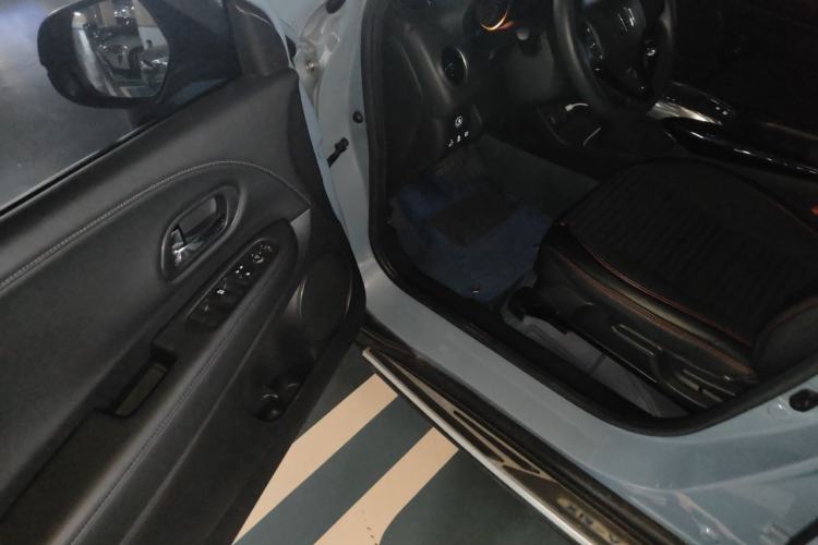 Used Honda XR-V 2020 220TURBO CVT Luxury Edition Driver Seat