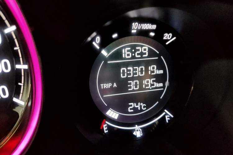 Used Honda XR-V 2020 1.5L CVT Comfort Version Odometer Close Up