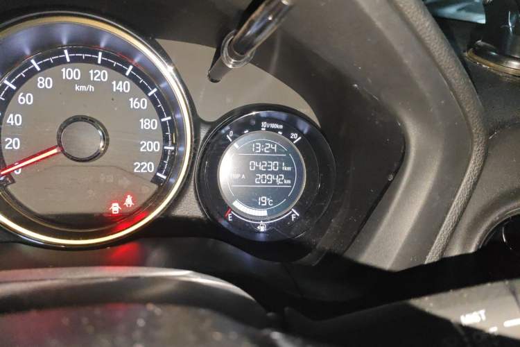 Used Honda XR-V 2020 1.5L CVT Comfort Version Odometer Close Up