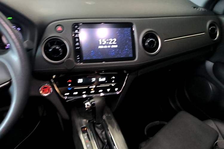 Used Honda XR-V 2020 220TURBO CVT Luxury Edition Audio And AC Panel