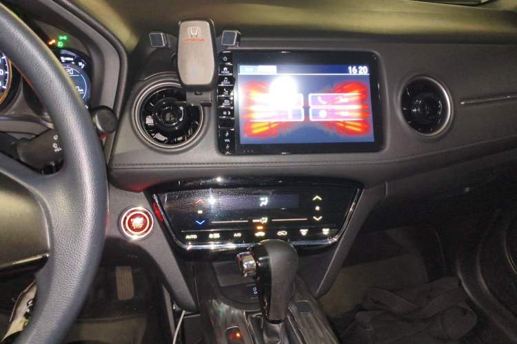 Used Honda XR-V 2020 220TURBO CVT Luxury Edition Audio And AC Panel