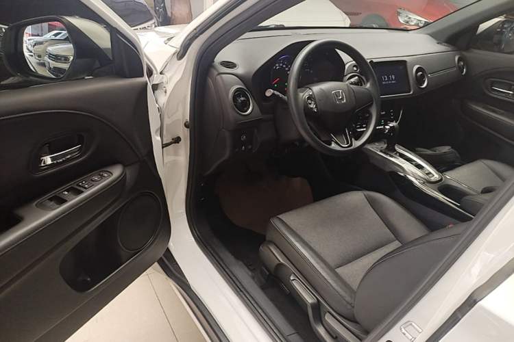 Used Honda XR-V 2020 220TURBO CVT Luxury Edition Driver Seat