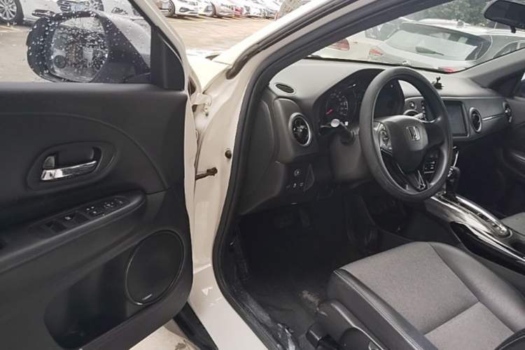 Used Honda XR-V 2020 220TURBO CVT Luxury Edition Driver Seat