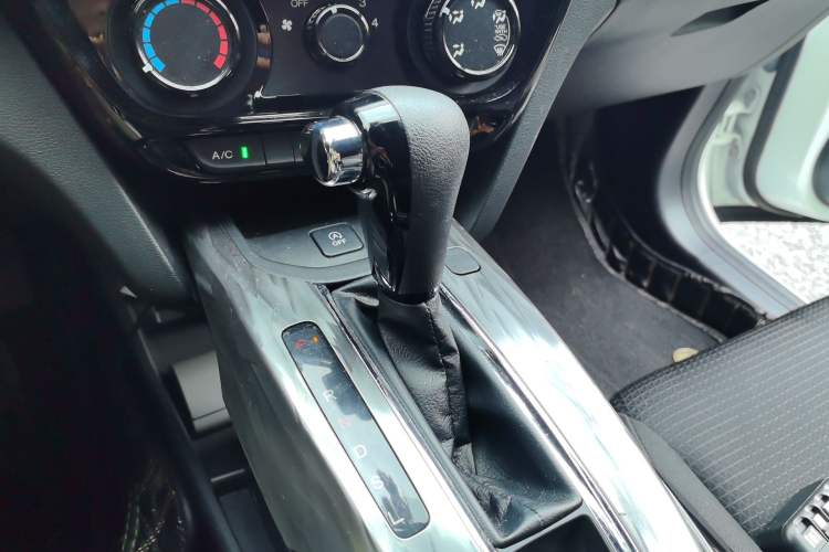 Used Honda XR-V 2020 1.5L CVT Classic Edition Gear Lever