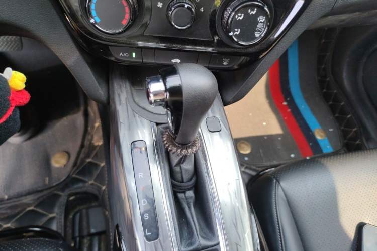Used Honda XR-V 2020 1.5L CVT Classic Edition Gear Lever