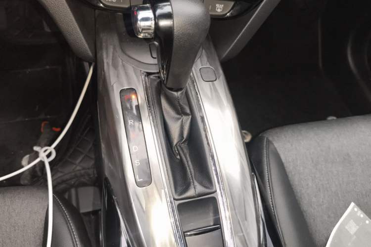 Used Honda XR-V 2020 1.5L CVT Luxury Edition Gear Lever