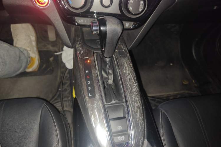 Used Honda XR-V 2020 1.5L CVT Luxury Edition Gear Lever
