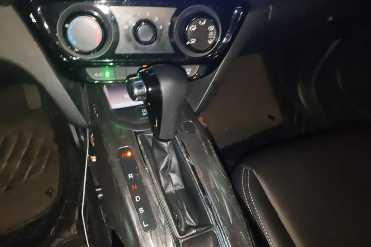 Used Honda XR-V 2020 1.5L CVT Classic Edition Gear Lever